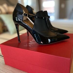 VALENTINO MATTE AND PATENT LEATHER  LAYERED T-STRAP BOOTIE STILETTO HEELS - 9.5